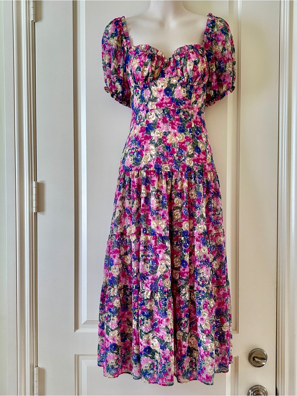 ASTR The LABEL Pink-Floral Tiered Puff Sleeve Midi Dress Size S, NWOT